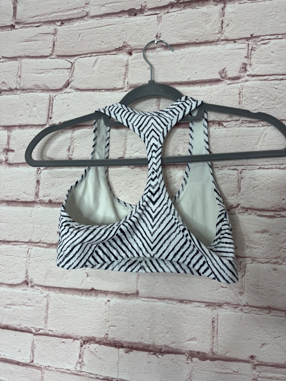 Aim’n Cirkus Logo Striped Racerback Sports Bra Like New Small - Picture 5 of 7
